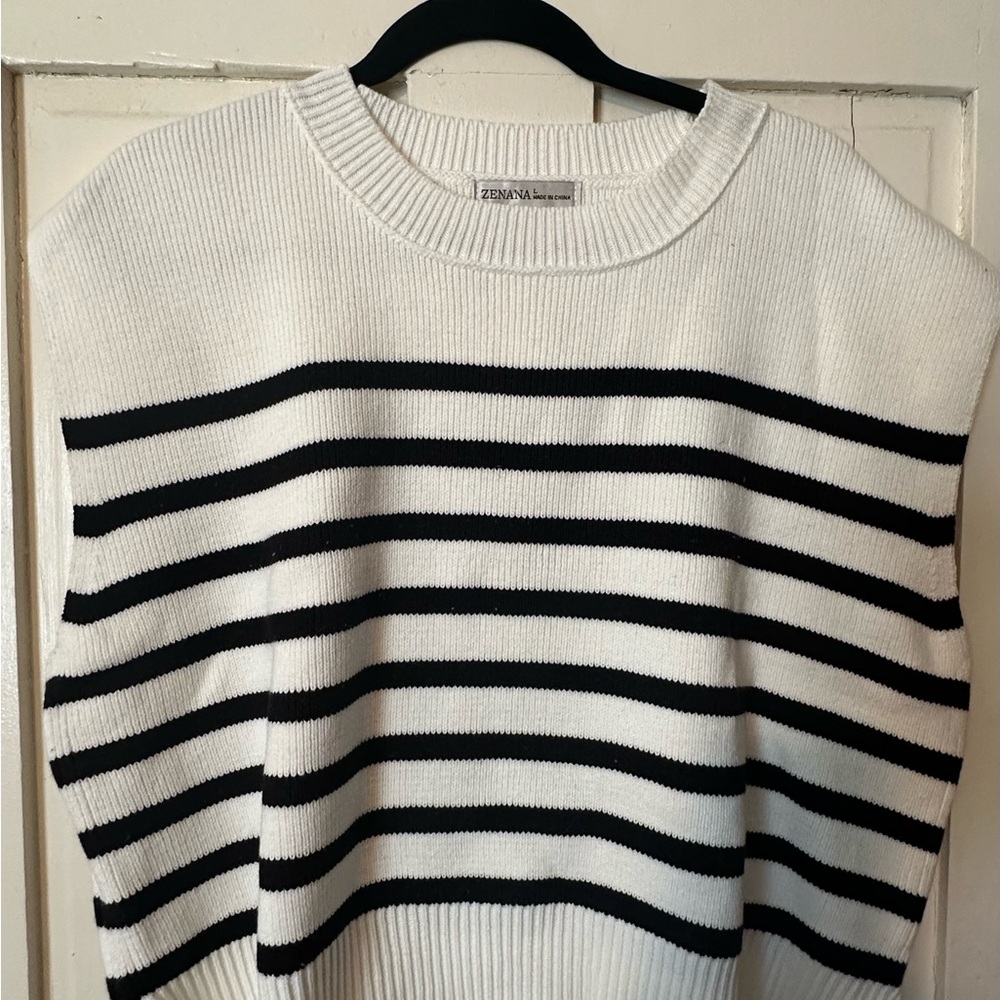 Zenana NWT Oversized Striped Sleeveless Crew Neck Sweater Vest Top Cream Large